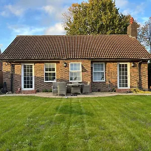 Charming 2br - Fully Furnished - 10min Lgw - Free Parking Crawley (West Sussex)